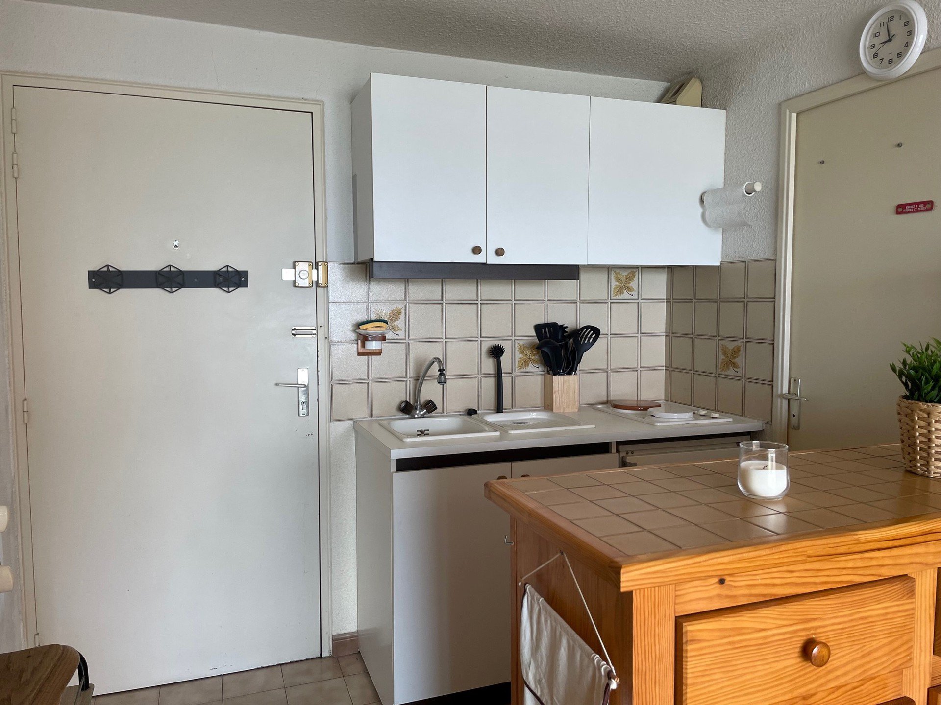 _lv_images__lot_0000000379_06_18110464