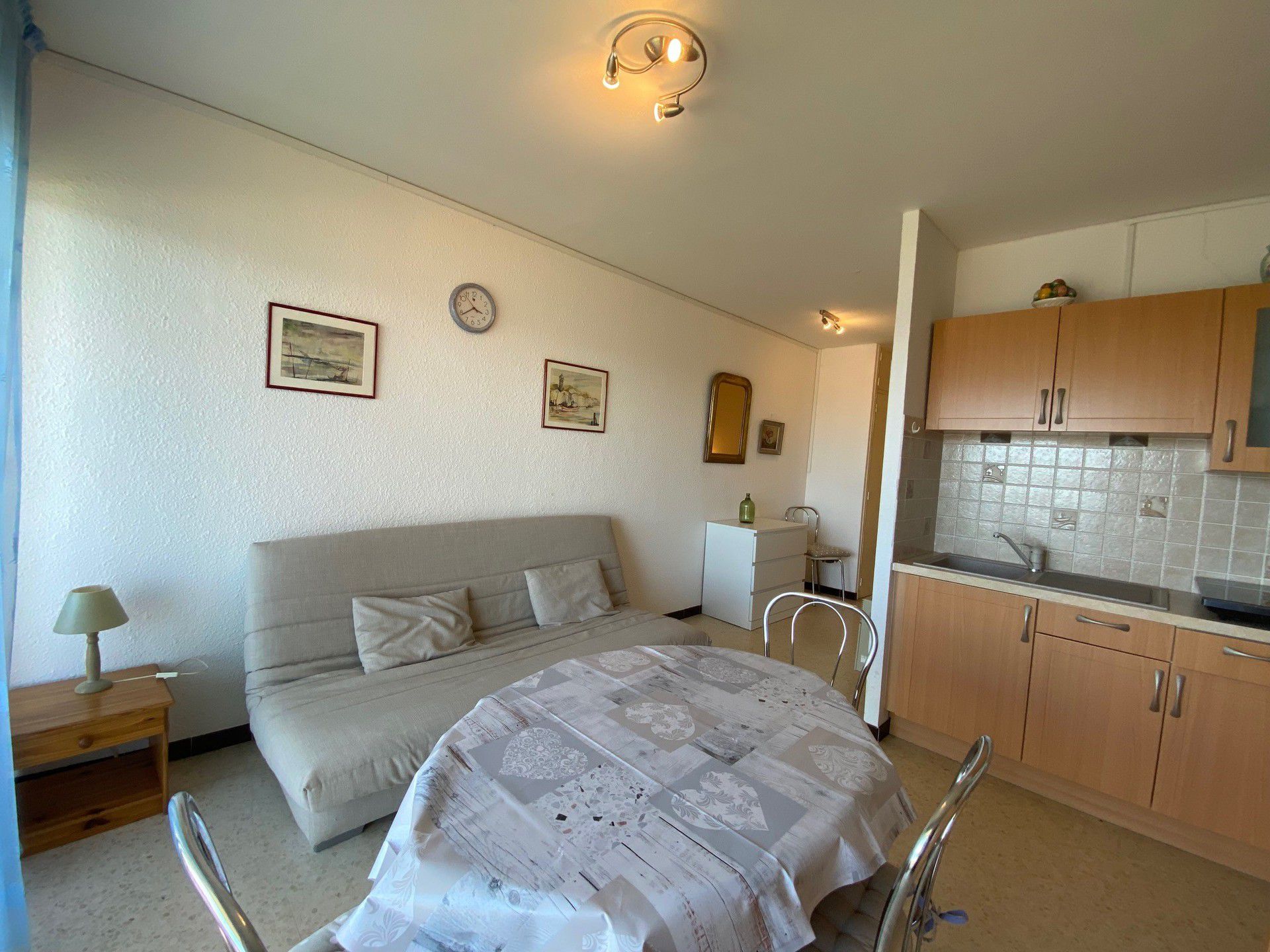 _lv_images__lot_0000000390_04_18103198