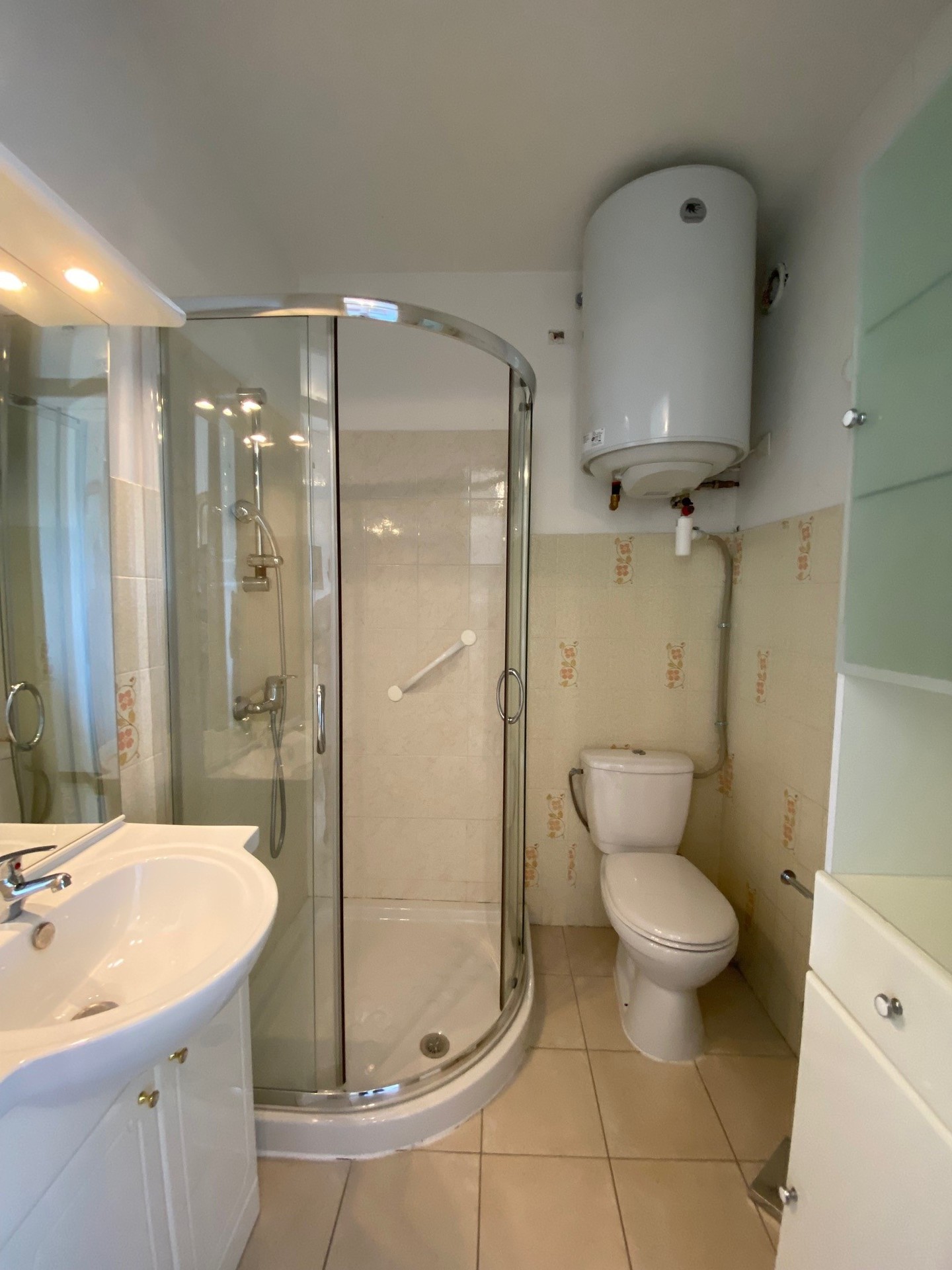 _lv_images__lot_0000000390_06_18608818