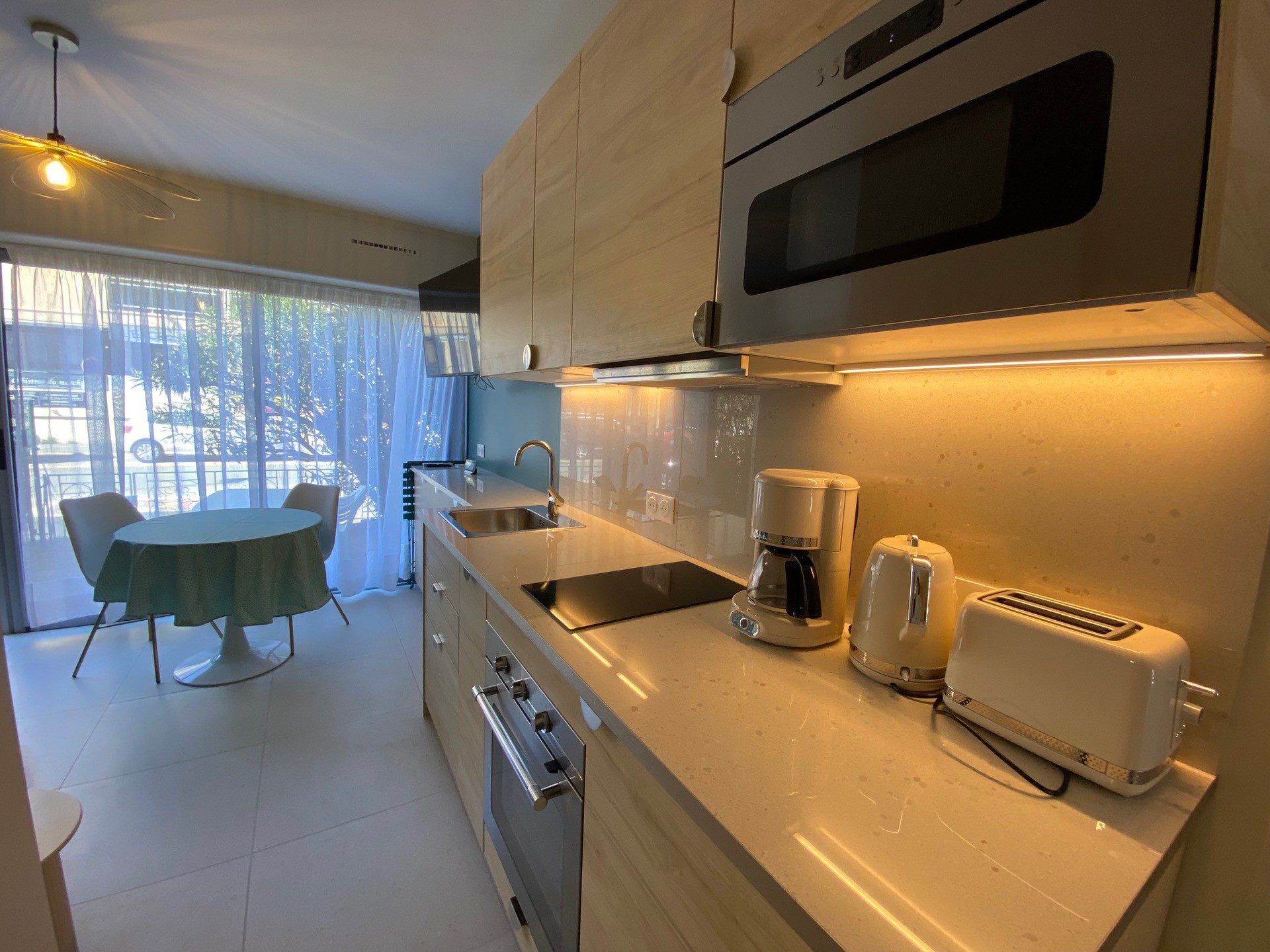 _lv_images__lot_0000000395_04_18960276