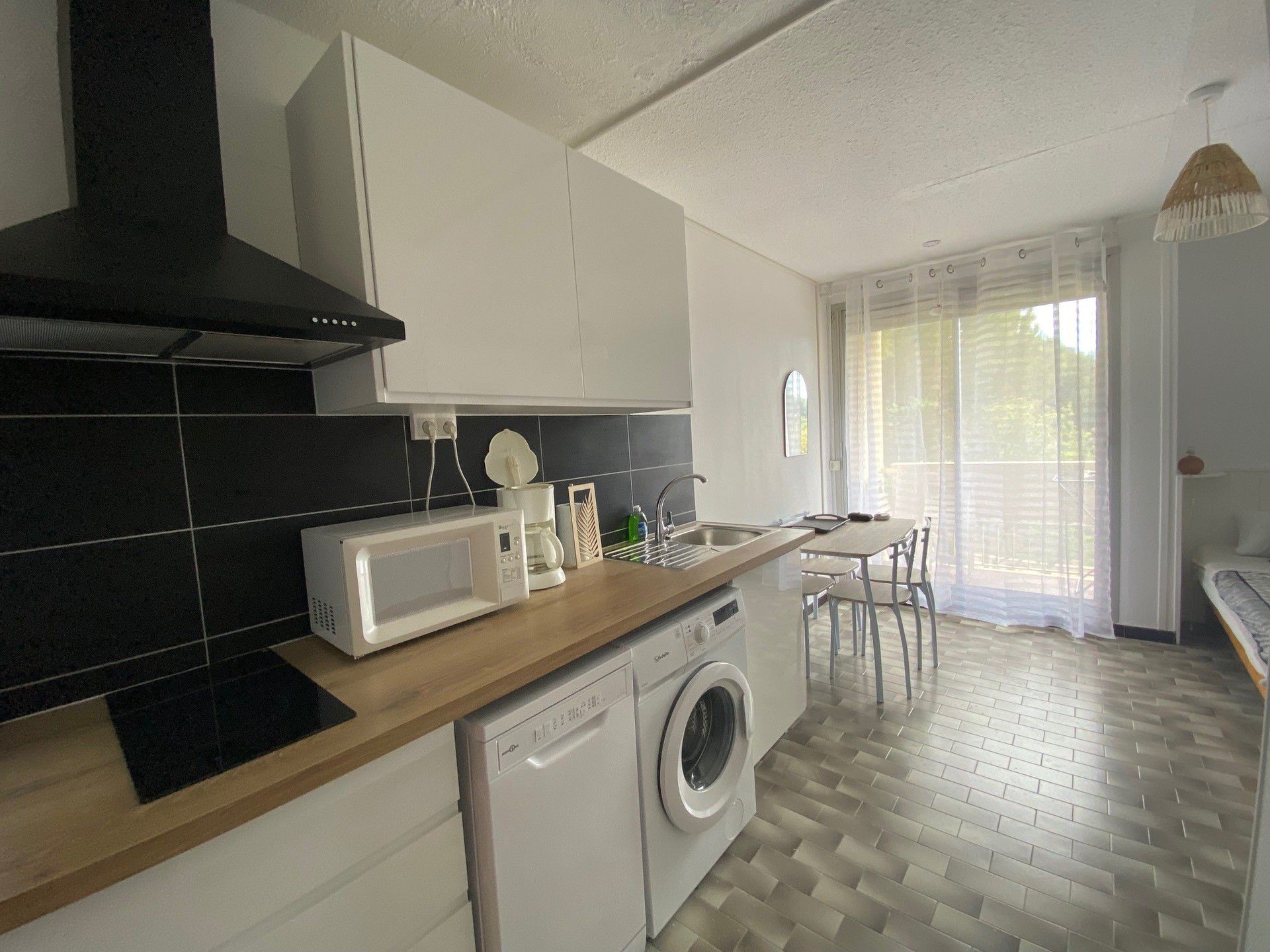 _lv_images__lot_0000000408_14_18110110