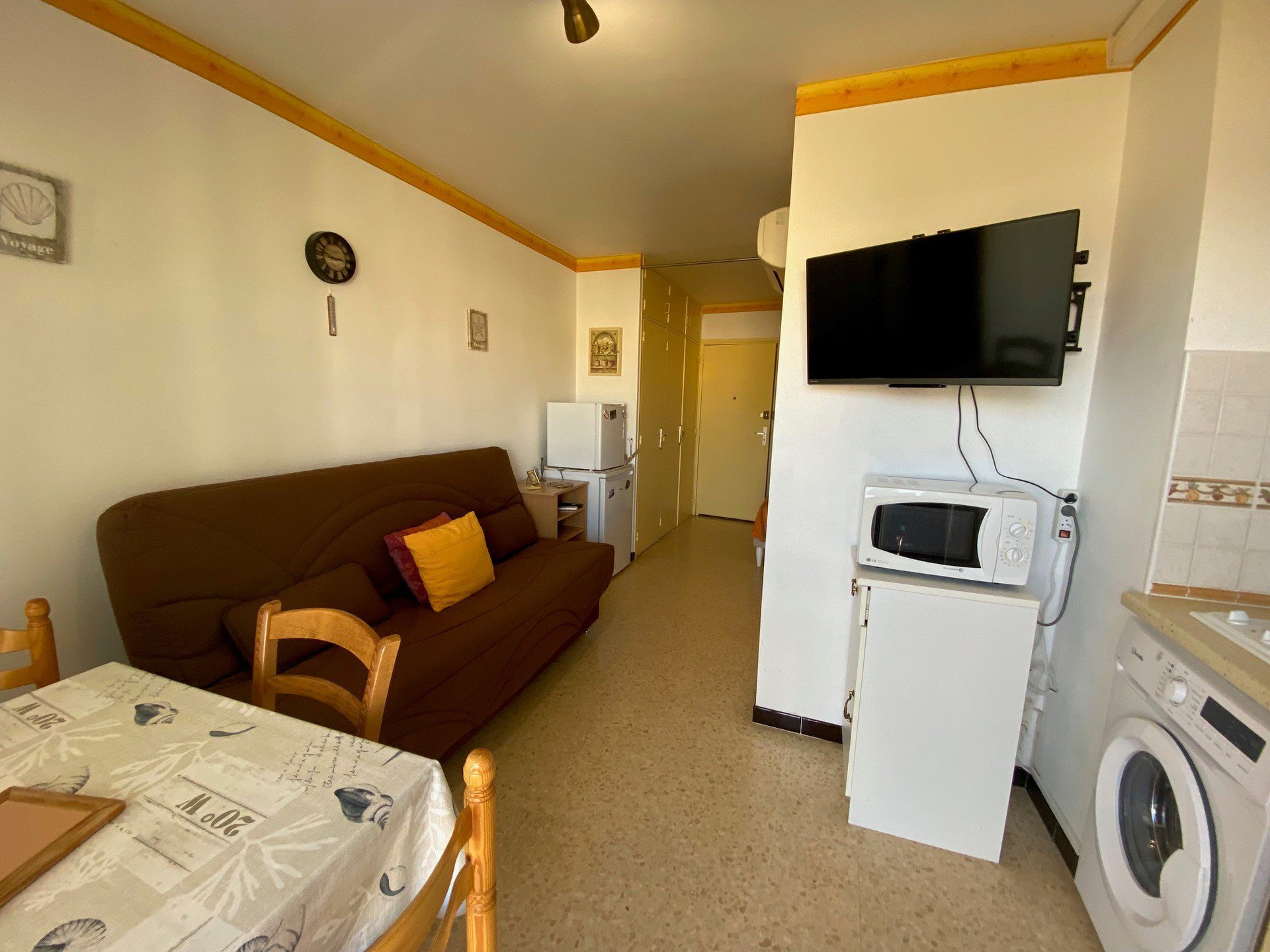 _lv_images__lot_0000000409_02_18681452