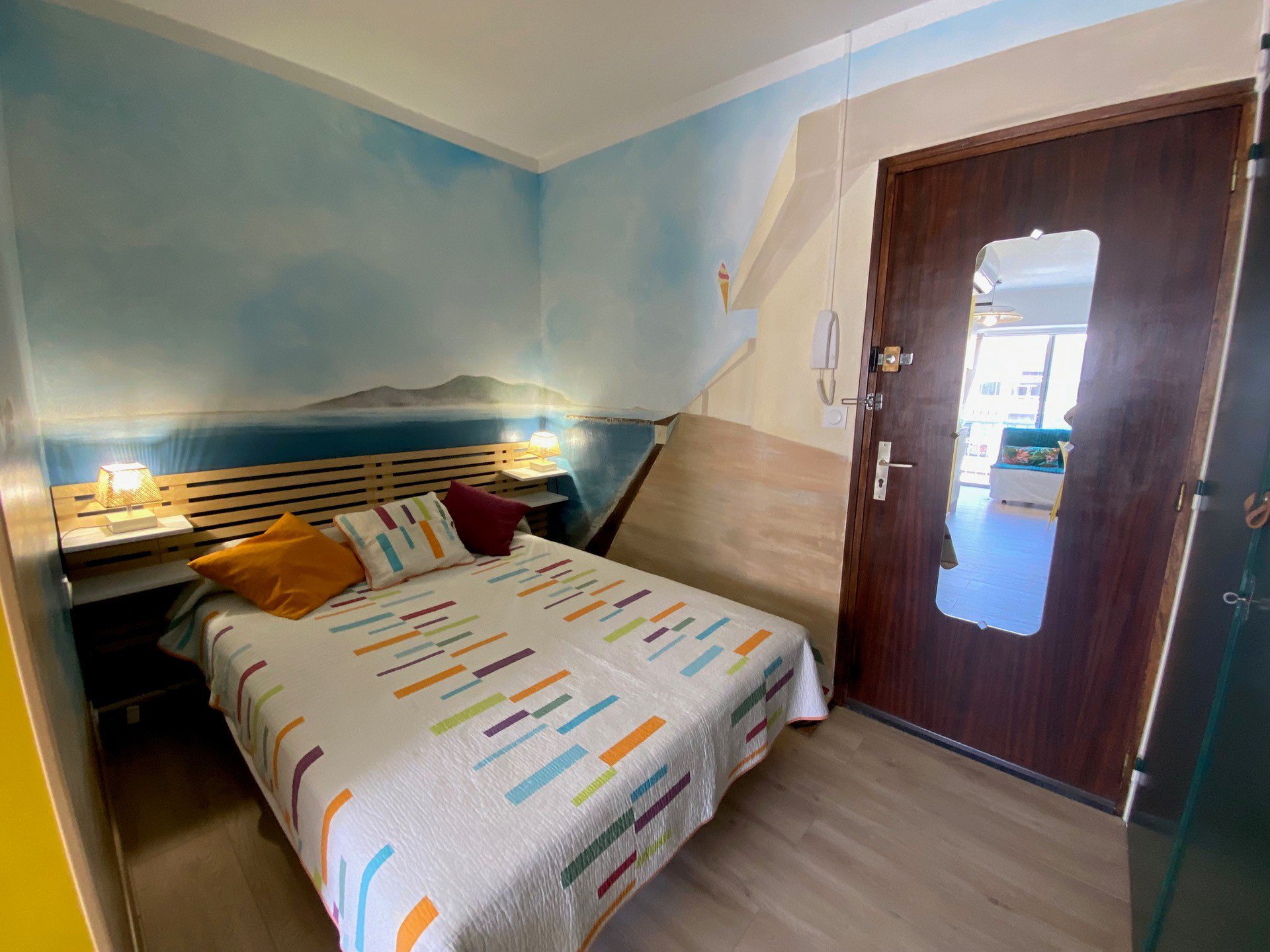 _lv_images__lot_0000000439_01_19023024