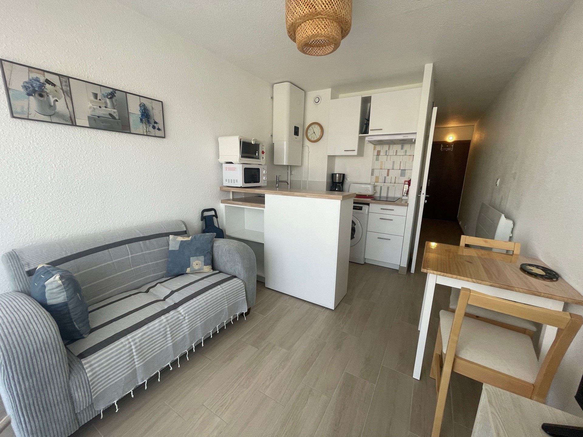 _lv_images__lot_0000000444_02_18424515