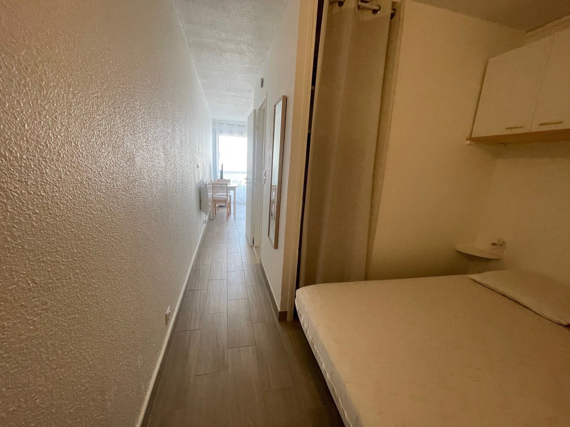 _lv_images__lot_0000000444_08_19270737