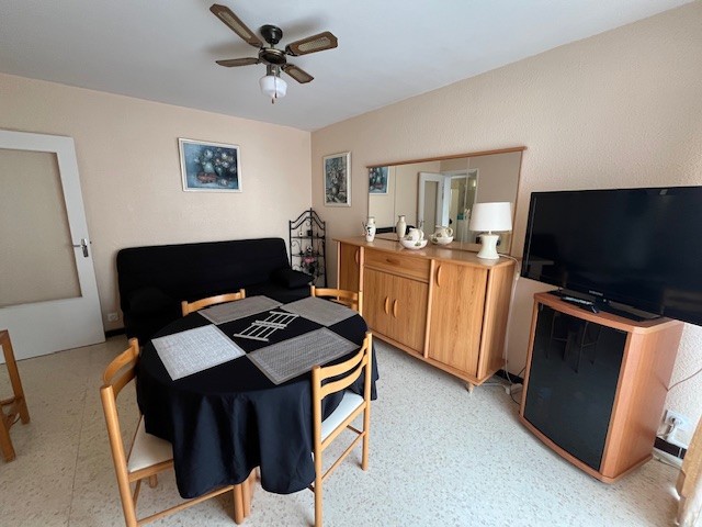 _lv_images__lot_0000000447_02_19023382