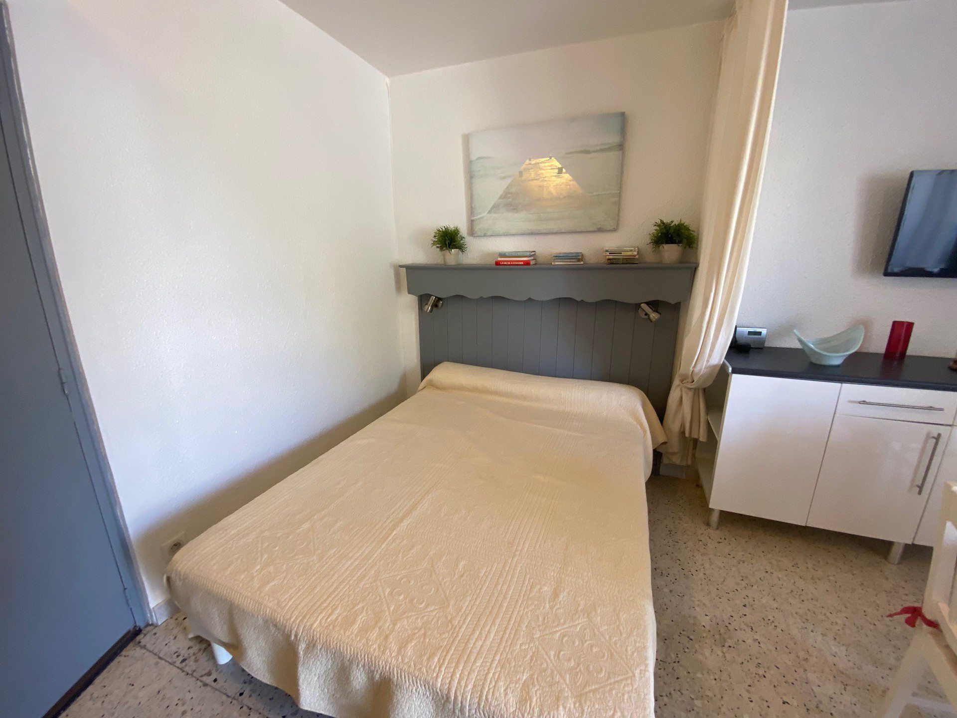 _lv_images__lot_0000000452_02_18960878