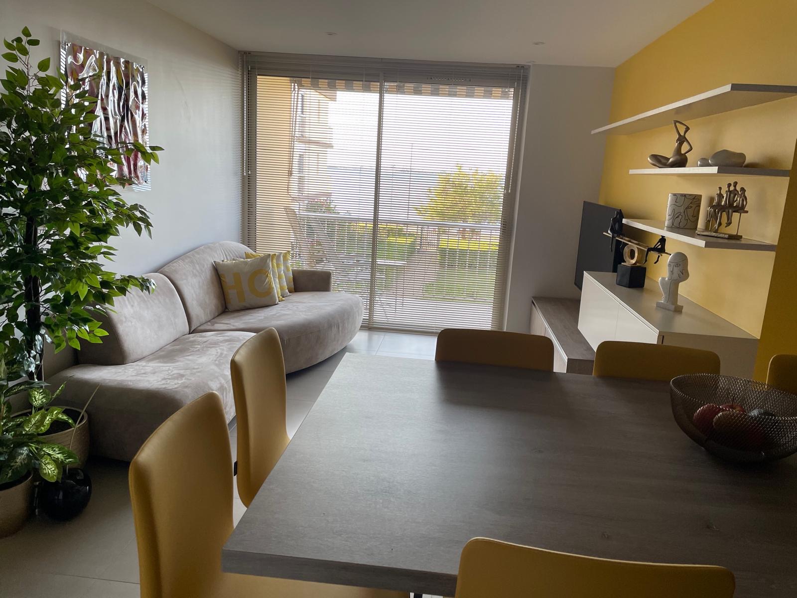 _lv_images__lot_0000000458_04_18959636