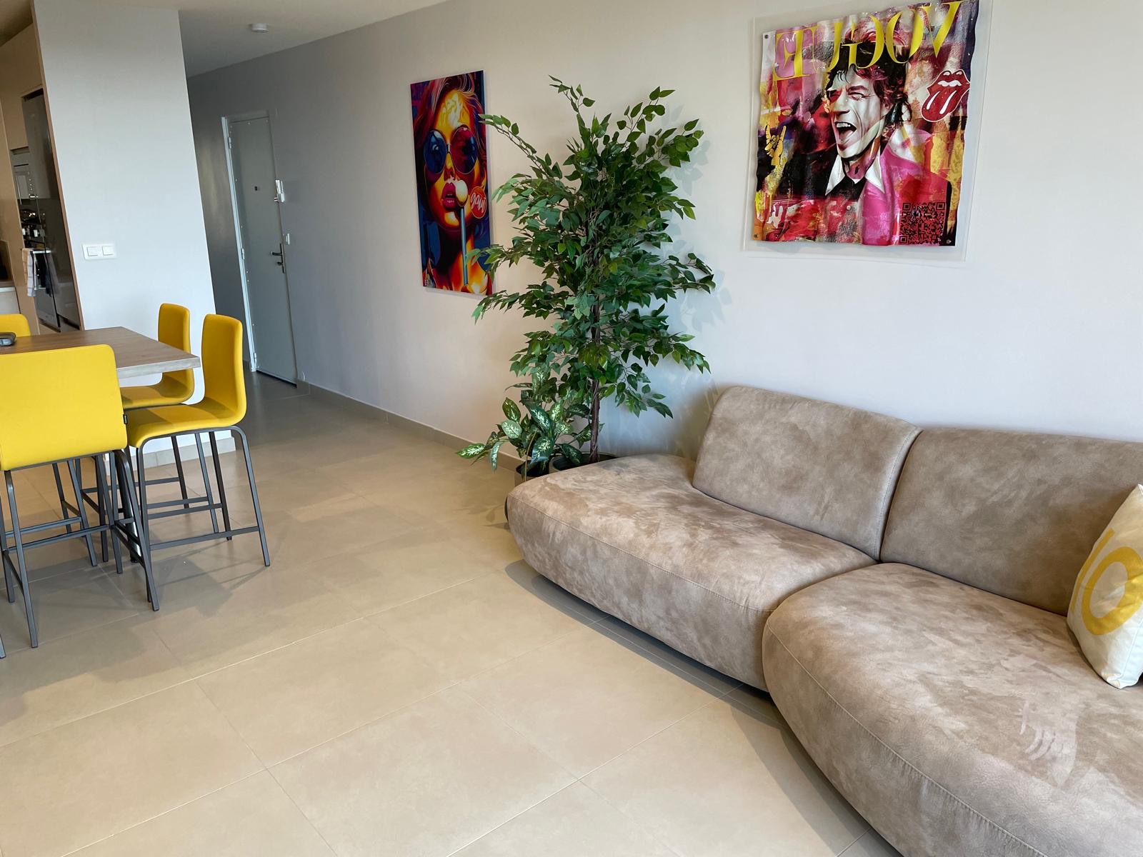 _lv_images__lot_0000000458_06_18959638