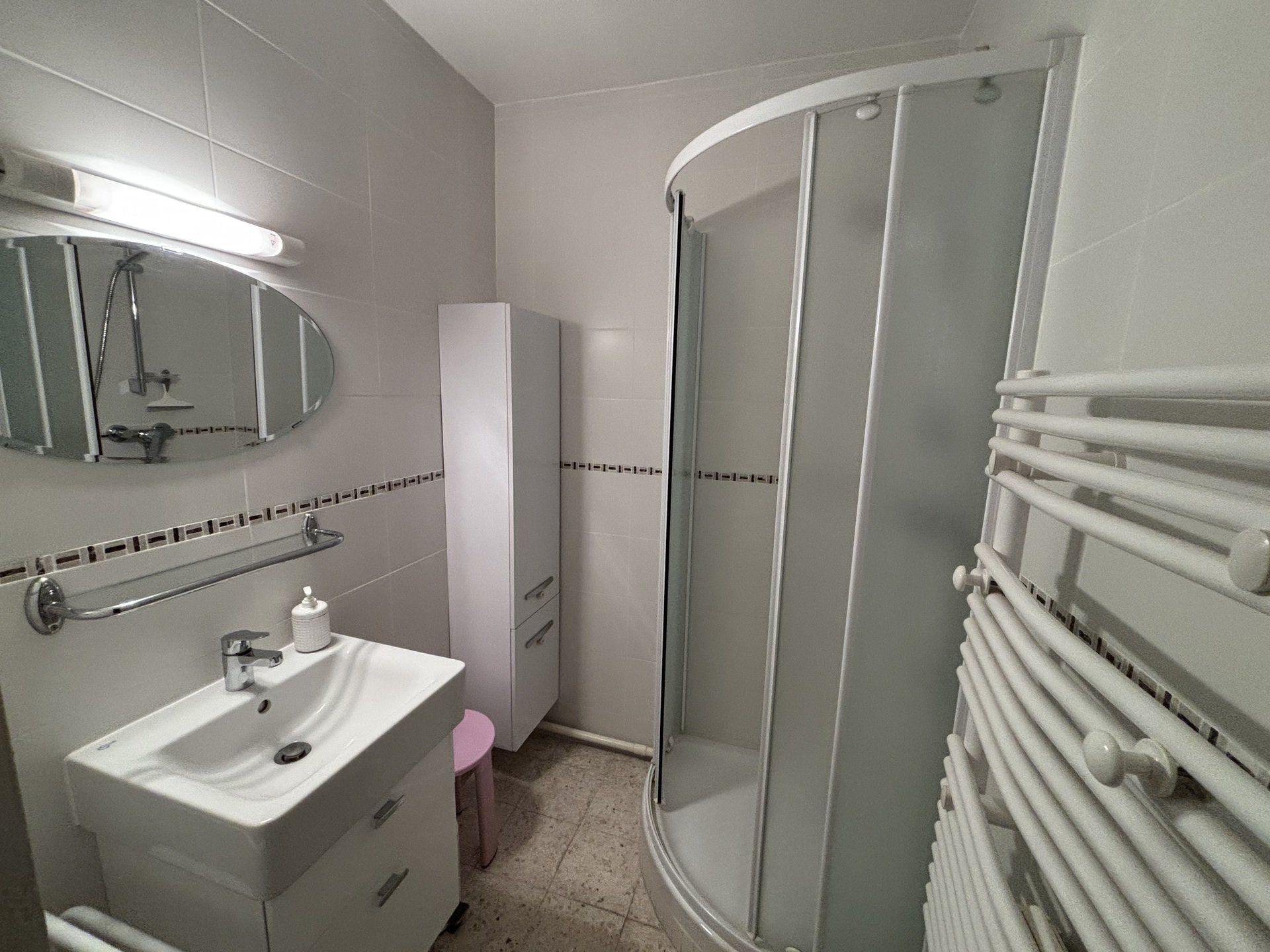 _lv_images__lot_0000000468_04_18973743