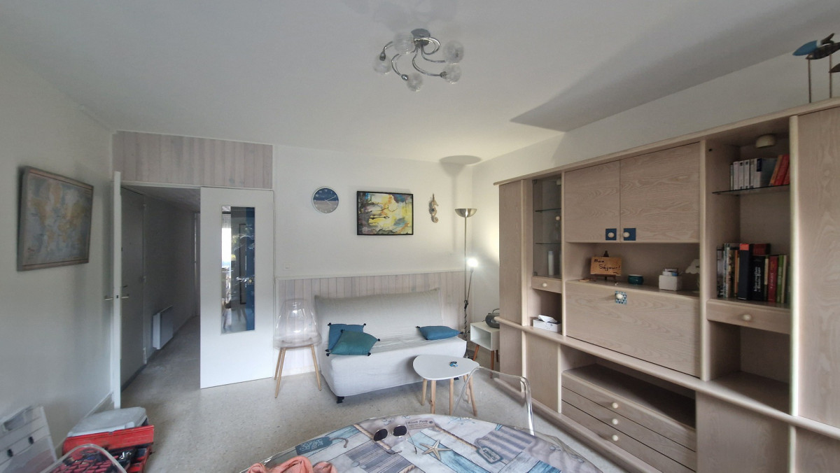 _lv_images__lot_0000000014_01_18117017