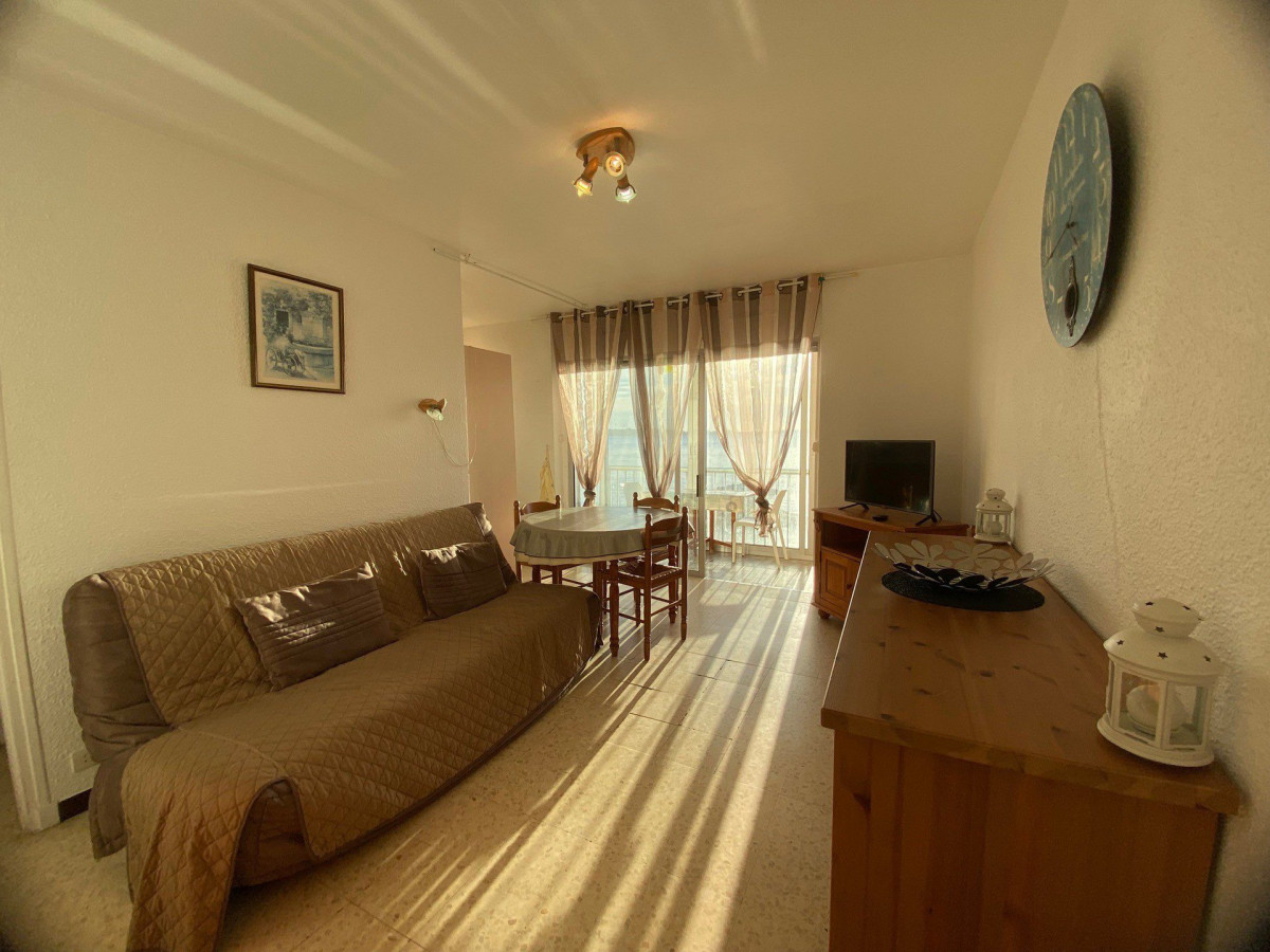 _lv_images__lot_0000000015_01_18680808