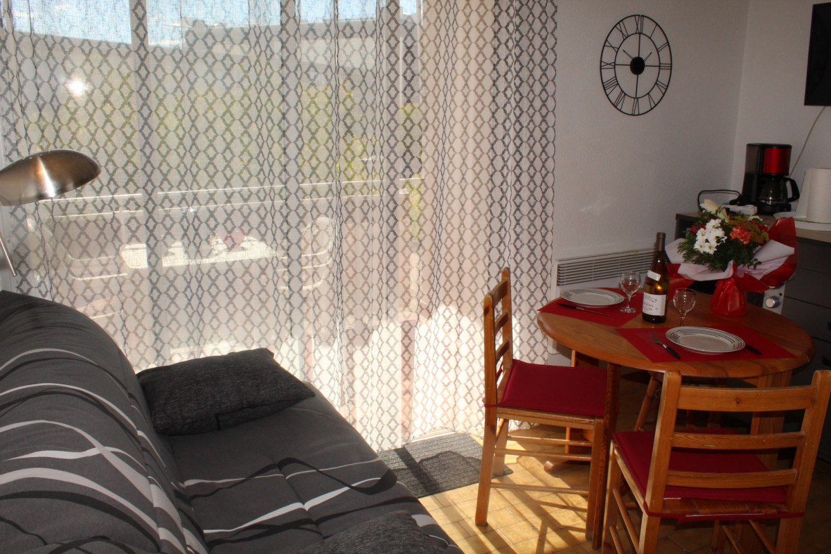 _lv_images__lot_0000000048_01_18118446