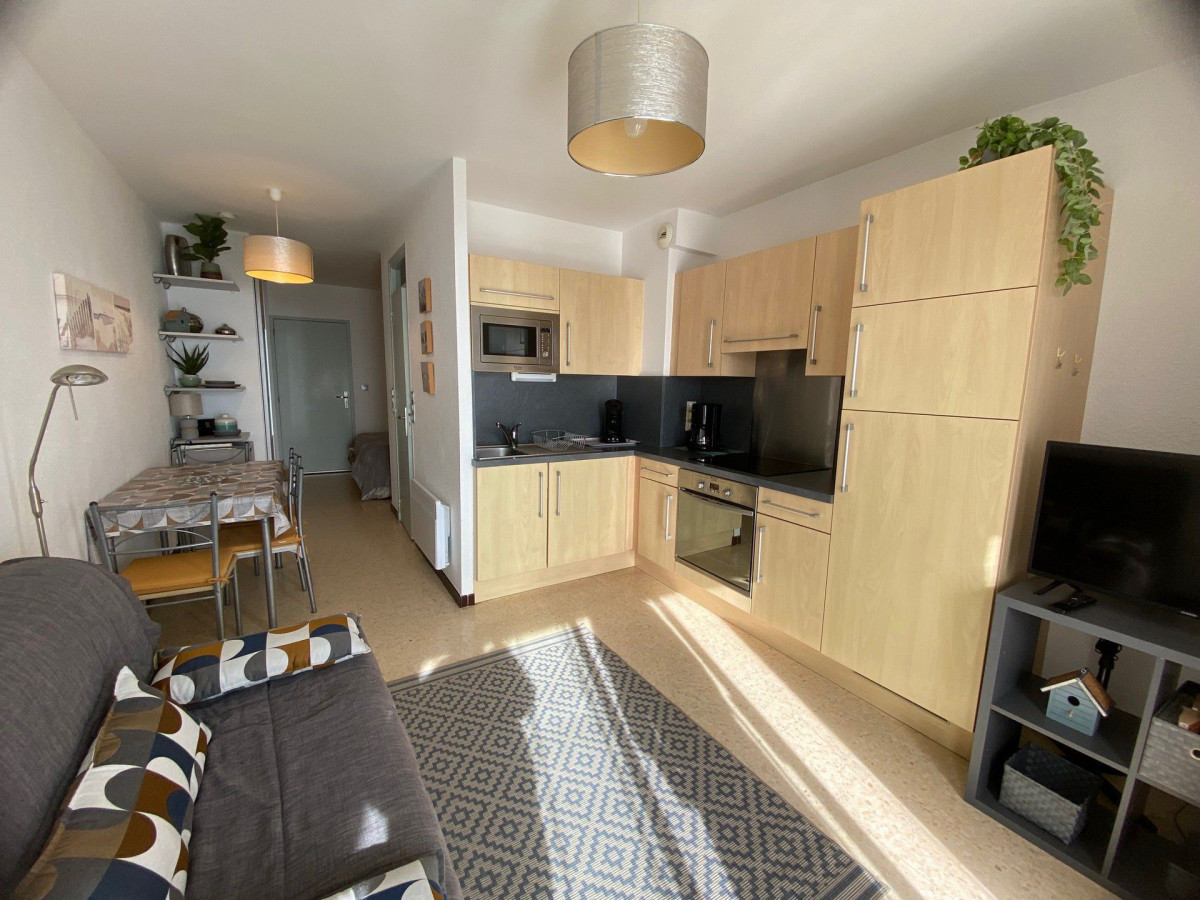 _lv_images__lot_0000000203_01_19064415