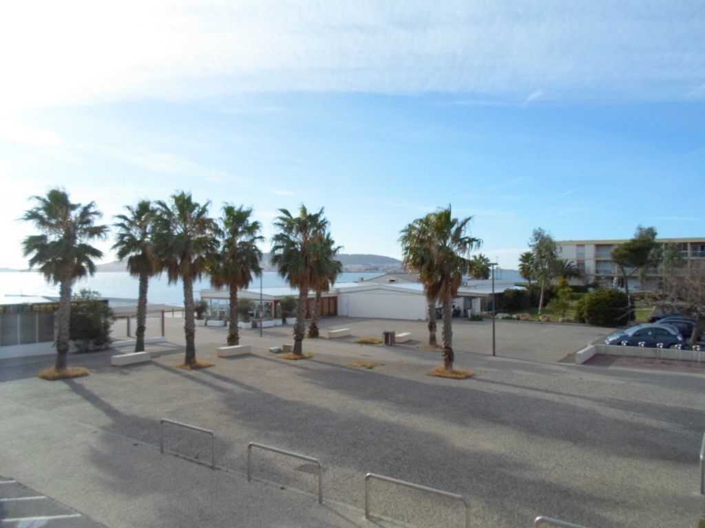 _lv_images__lot_0000000208_01_18118179