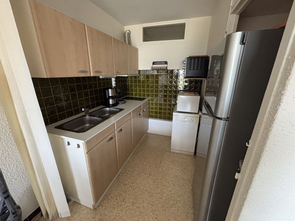 _lv_images__lot_0000000235_01_18432607