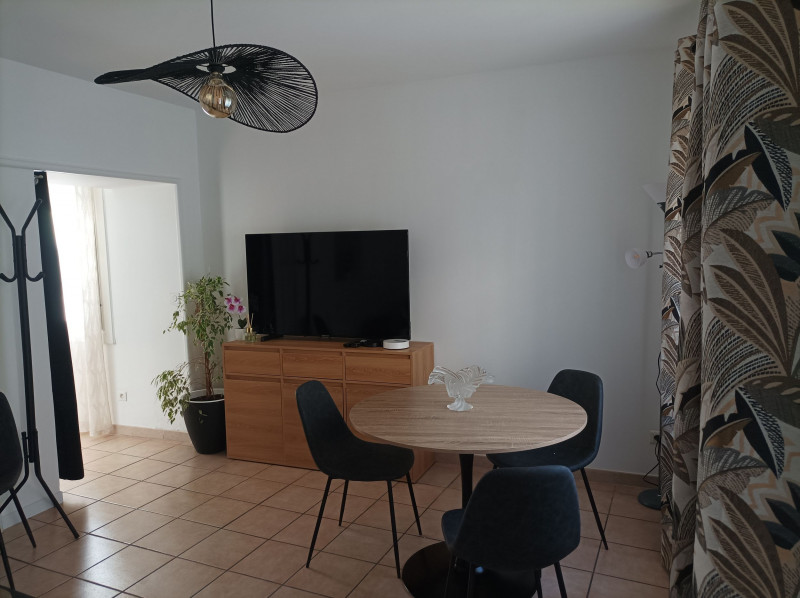 LOCATION BALARUC LES BAINS 7 RUE DE LA REPUBLIQUE ESCOT EVELYNE_09