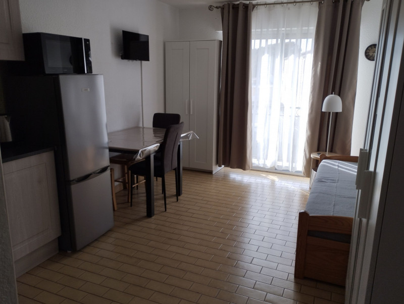 LOCATION-BALARUC-LES-BAINS-RESIDENCE-APPOLOIDE-50-RAYMOND-ISABELLE-06 (1) - © RAYMOND-ISABELLE LOCATION-BALARUC-LES-BAINS-RESIDENCE-APPOLOIDE-50-RAYMOND-ISABELLE-06 (1)