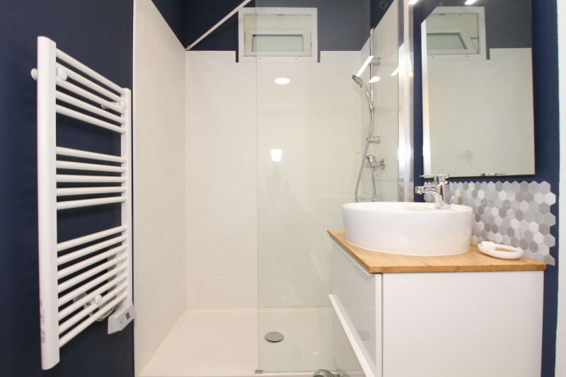 _clients_193454005_photos_693j_18677235