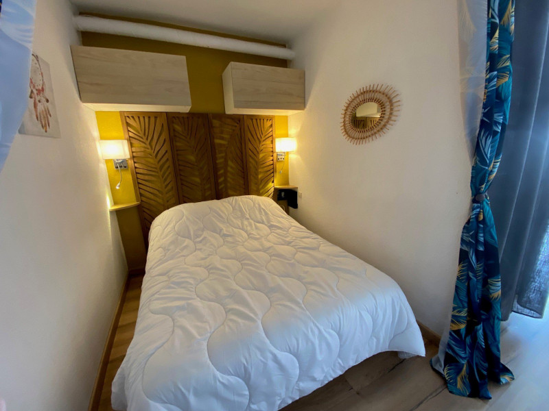 _lv_images__lot_0000000077_08_19023108