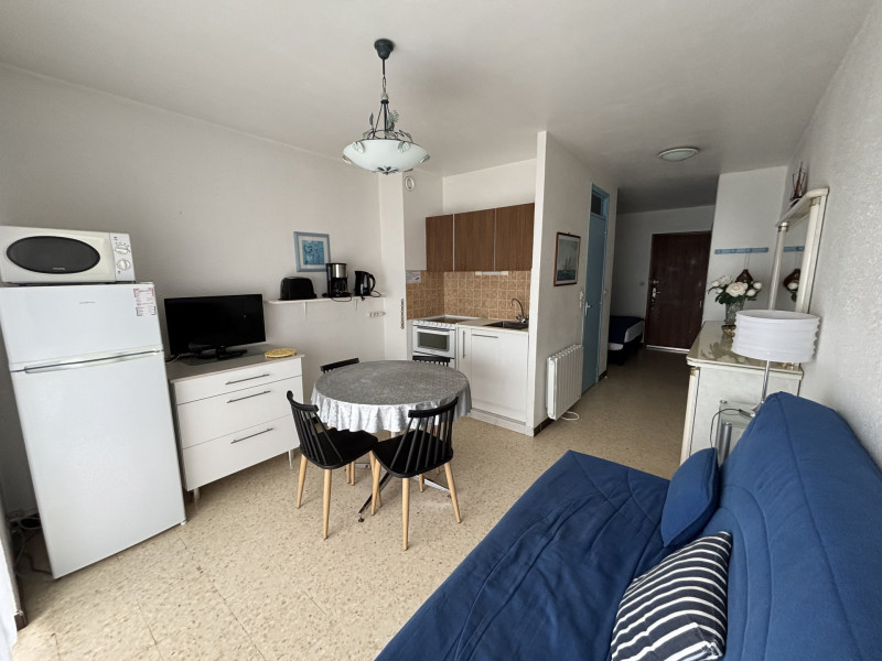 _lv_images__lot_0000000112_09_18117472