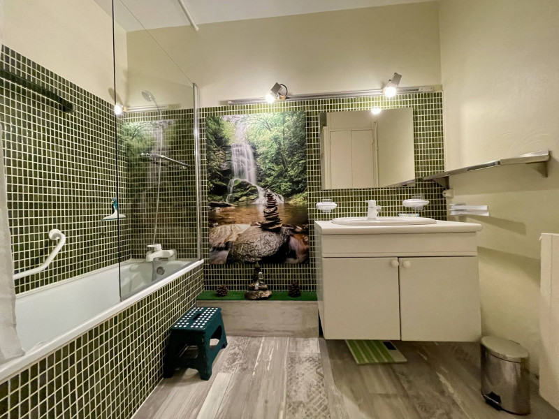 _lv_images__lot_0000000176_01_19156150 _lv_images__lot_0000000176_01_19156150