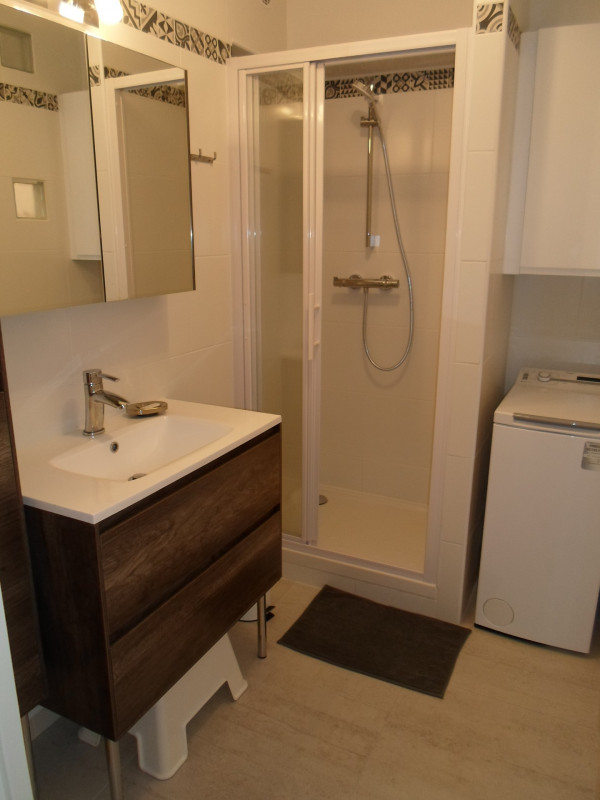 _lv_images__lot_0000000207_11_18454833