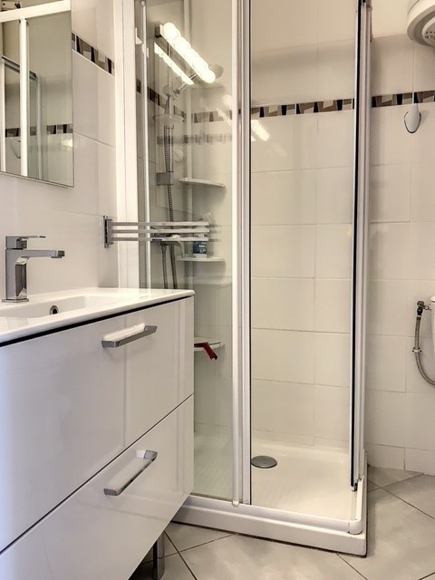 _lv_images__lot_0000000216_09_18117234