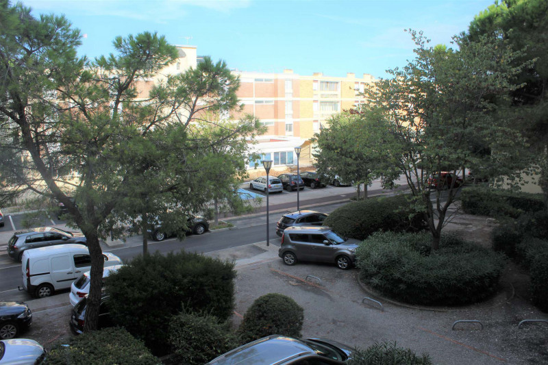 _lv_images__lot_0000000234_03_18585821