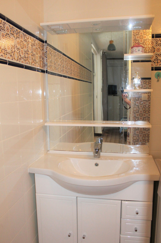 _lv_images__lot_0000000239_08_18608947