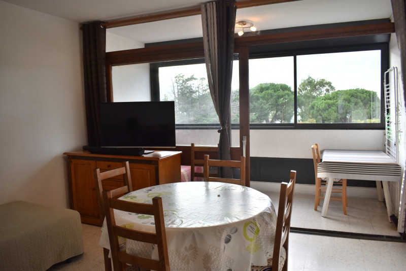 _lv_images__lot_0000000317_04_18102282