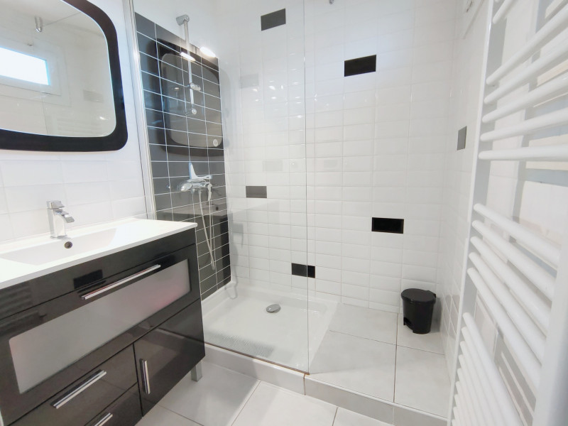 _lv_images__lot_0000000331_10_18839656