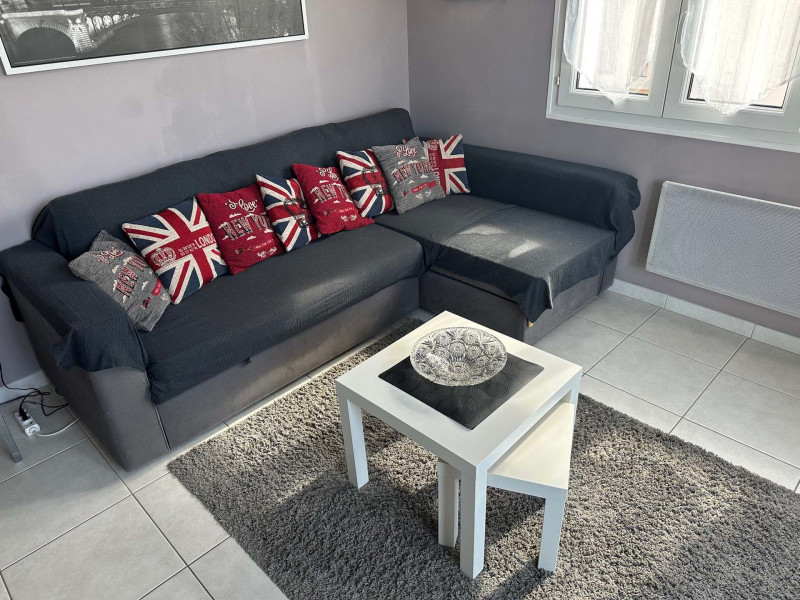 _lv_images__lot_0000000331_12_18839657