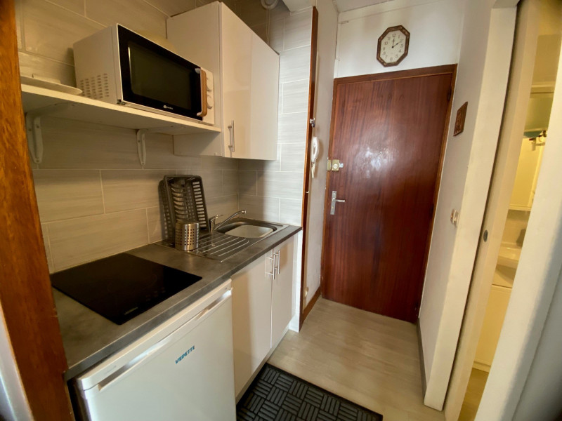 _lv_images__lot_0000000405_05_18601669