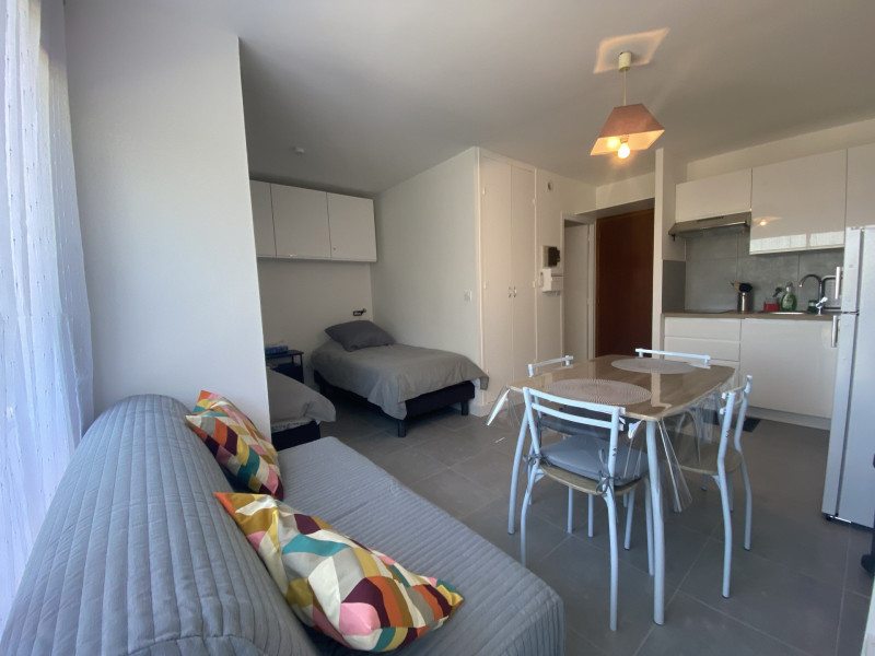 _lv_images__lot_0000000442_06_18408879