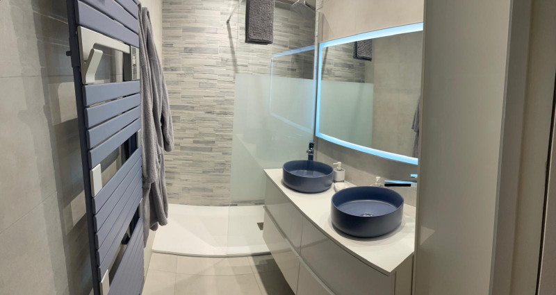 _lv_images__lot_0000000458_09_19155485