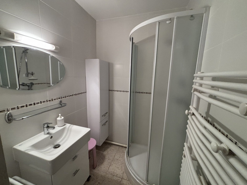 _lv_images__lot_0000000468_04_18973743