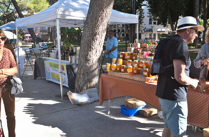march-des-artisans-d-art-et-des-producteurs-17442742